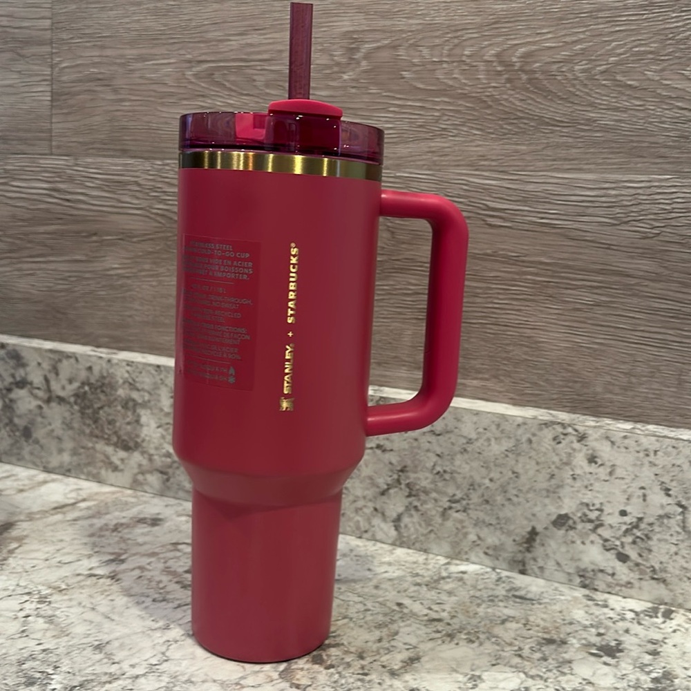 NWT Stanley Starbucks ⭐️ 40oz Holiday 2024 Pink Glitter